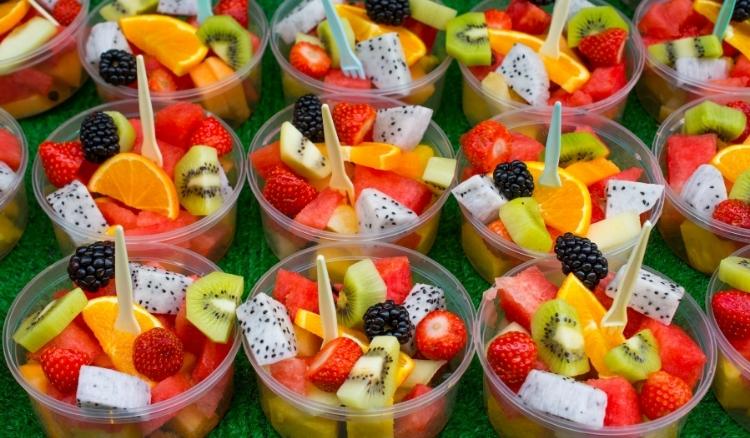 Como fazer salada de frutas para vender