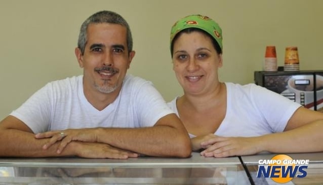 Cássia e Fábio - sucesso com bolo no pote