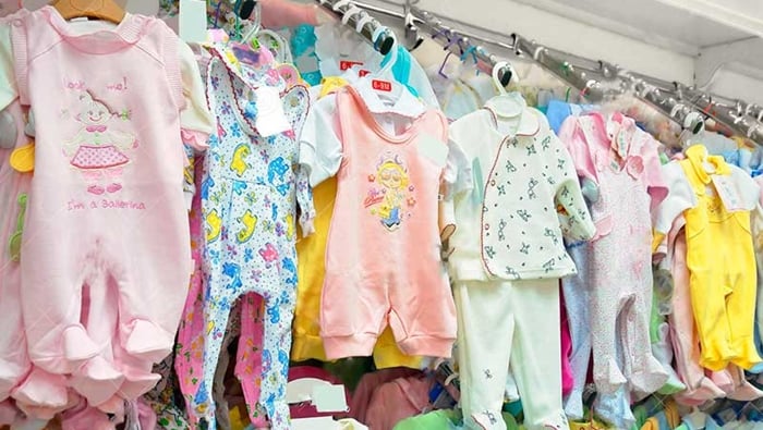 loja de roupa de bebe no brás