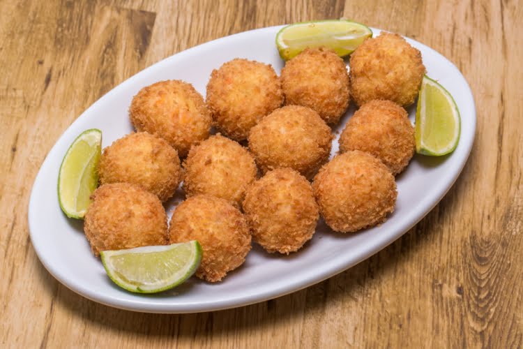 Bolinho de bacalhau para vender Receita para congelar e lucrar